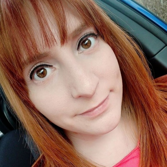 Meet your Posher, Stephanie - Picture 5 of 7